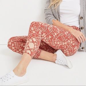 MAURICES | High Rise Capri Legging